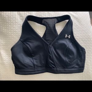 Underarmour sports bra M black